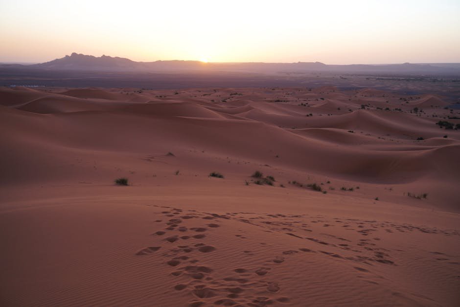 Lever de soleil sur les dunes du Sahara a Merzouga