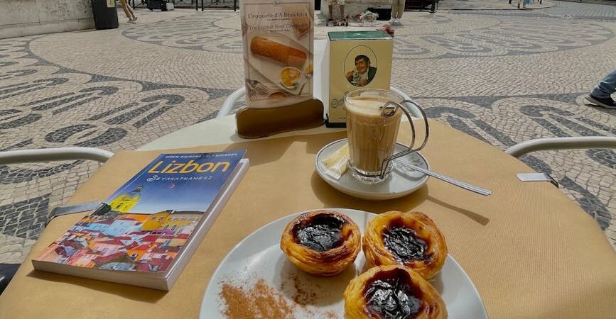 Trois cafés à Lisbonne : portraits croisés d&rsquo;une ville entre nostalgie et renouveau